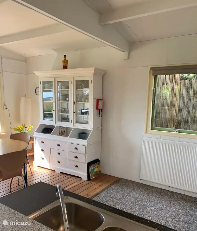 Mueble de vajilla en la cocina