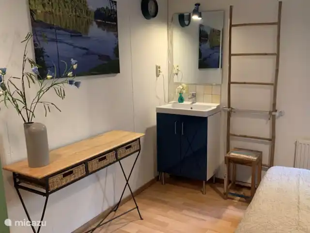 bungalow huren in Nederland, Noord-Holland, Schardam – Koggenbungalow De ‘blauwe’ 2 persoons slaapkamer