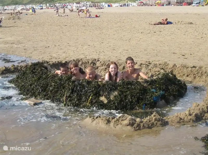 der Kampf gegen das Meer bleibt faszinieren unsere Kinder