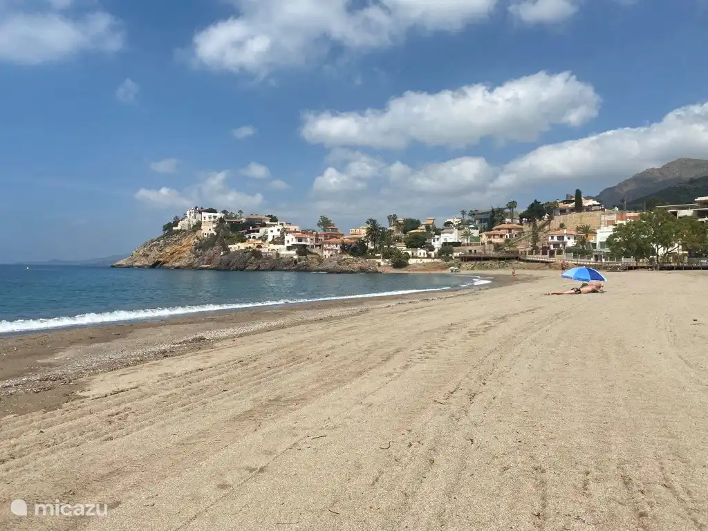 Der Strand von Bol Nuevo ist 15 Autominuten vom Haus entfernt.