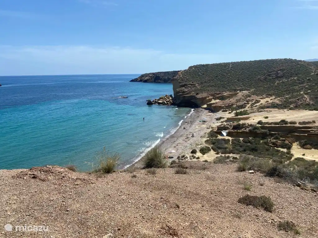 Entlang der Küste gibt es viele solcher Buchten.