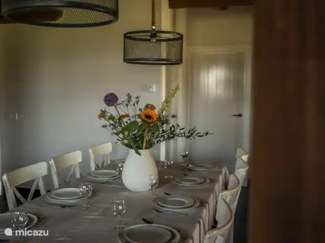 De Groene Zoom en Países Bajos, Güeldres, Otterlo - casa de campo Acogedor con 10 personas en la mesa