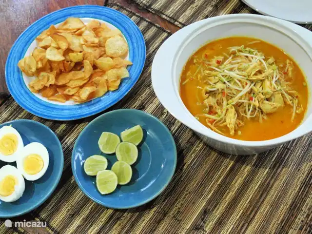 bungaló en Indonesia, Bali, Lovina – Rumah Lotus Kadek, el cocinero, también puede organizar una cena o una clase de cocina si lo solicita (de pago).