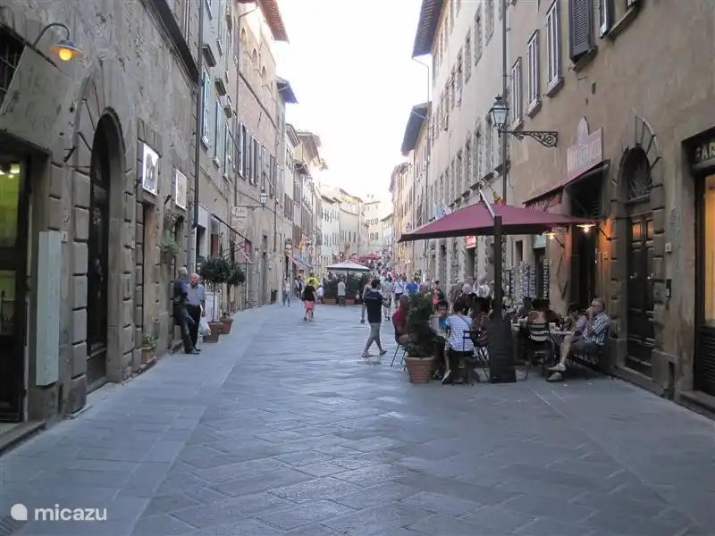 Rue à Volterra. Volterra se trouve à environ 25 minutes de route de Podere Grignano.