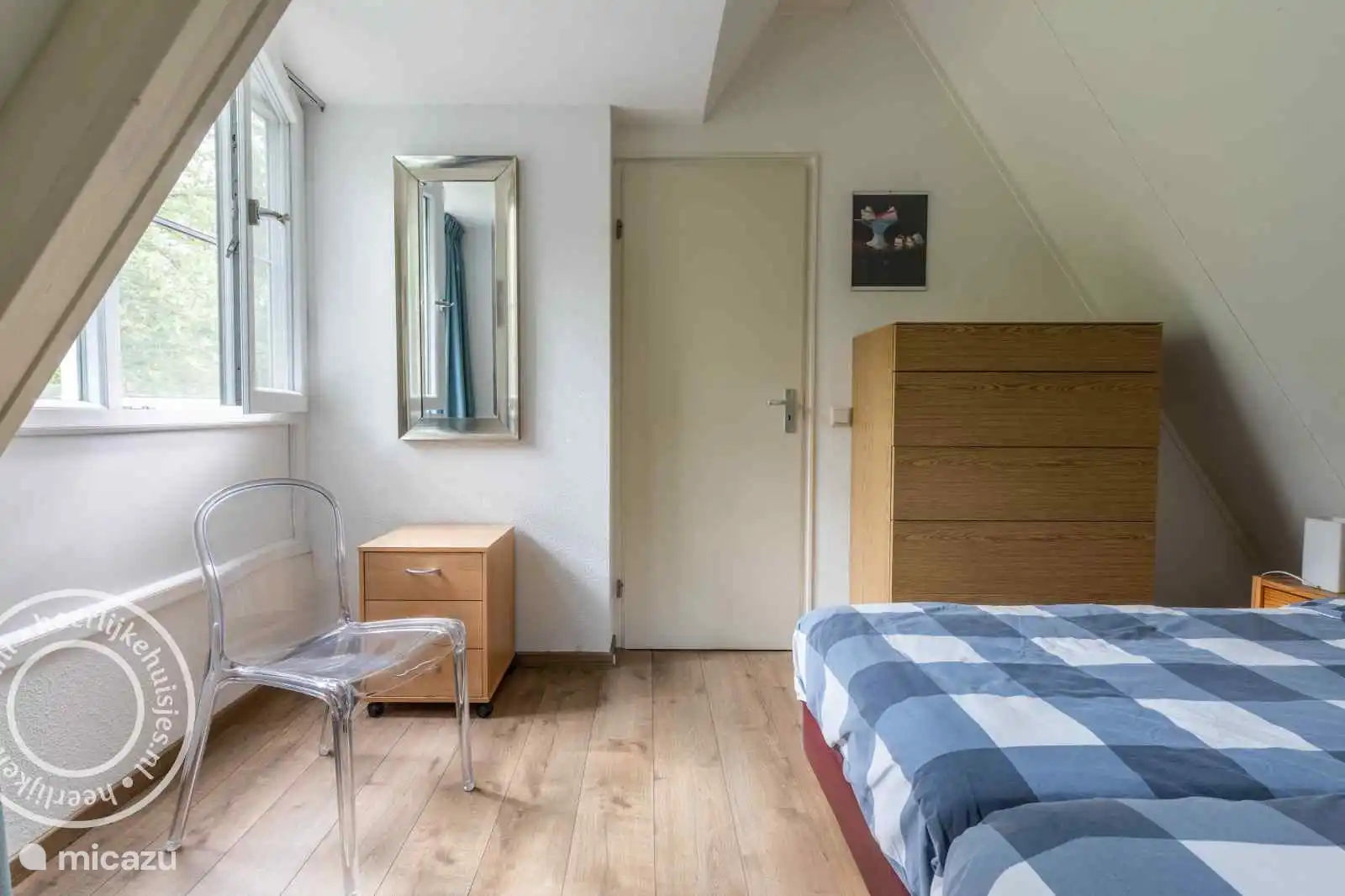 Schlafzimmer an der Vorderseite