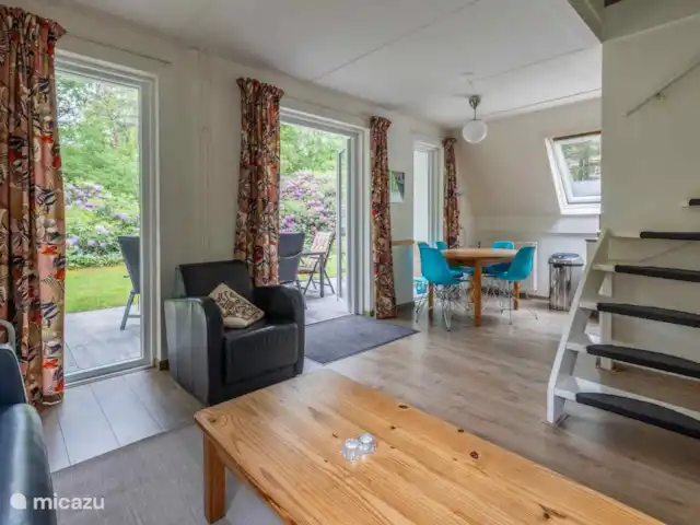 Motif bungalow | Pays-Bas, Gueldre, Harfsen - maison de vacances Vue du salon sur la salle à manger
