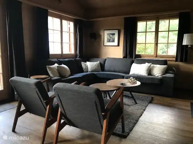 chalet huren in Zwitserland, Wallis, Blatten bei Naters – Chalet Schützhütte Gezellige zithoek met nieuwe bank (Juli 2020)