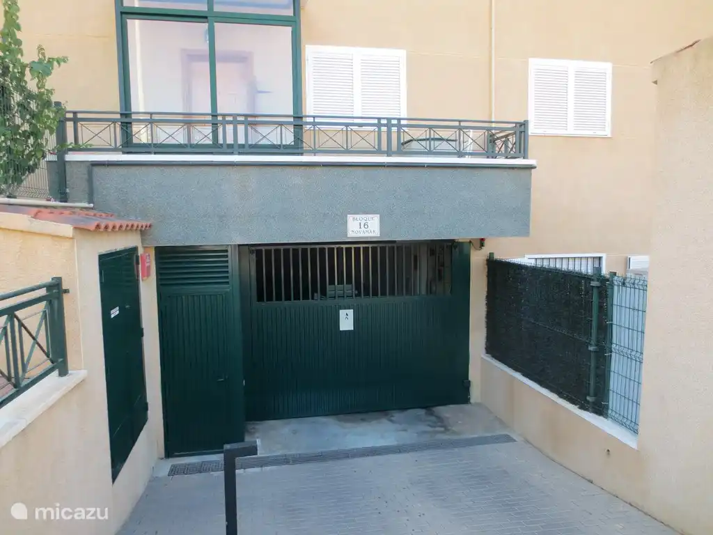 The garage under our block houses where you can park your car safely and for free.