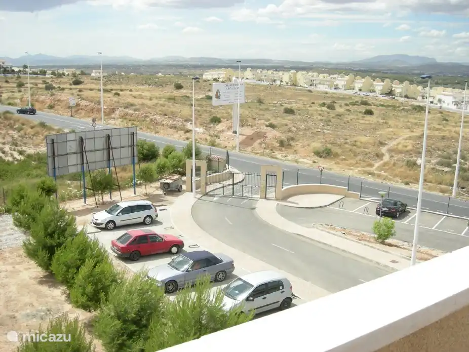 You can, if desired, your car outside parkeren.in urbanization There are several little park in the urbanization