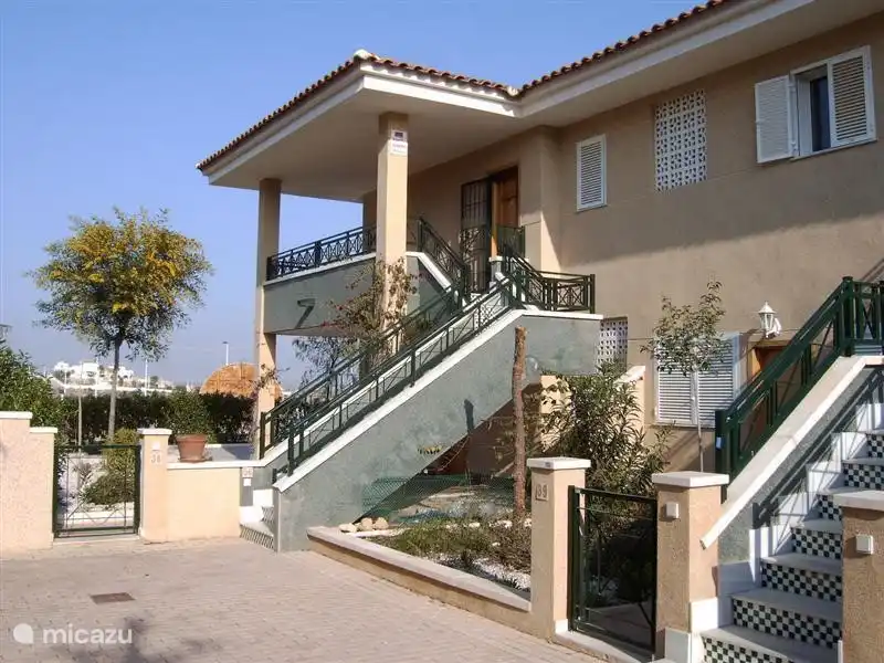 part of the district / Urb, quiet street, on the corner of our house in this street no traffic. Urbanization closed and very quiet.