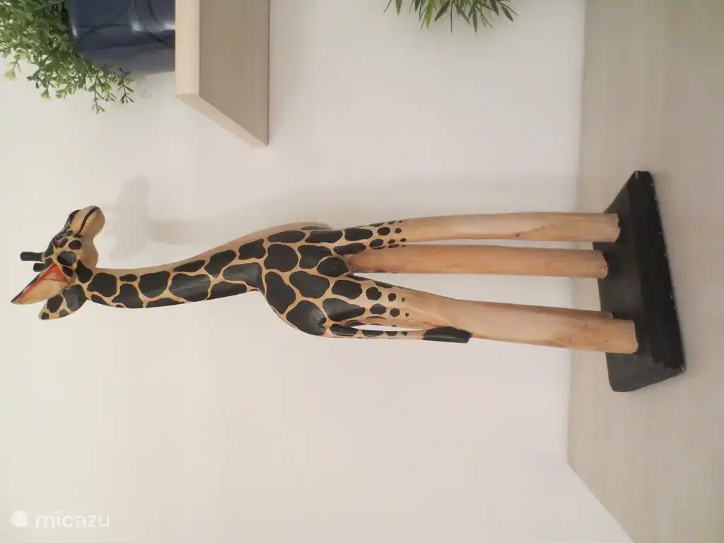 Our giraffe on the wall unit