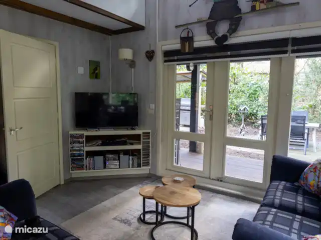 Le Coucou au Bospark de Vliegden | Pays-Bas, Gueldre, Emst (Epe) - chalet Coin salon avec Télévision, Netflex, etc.
