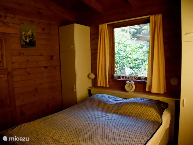 Le Coucou au Bospark de Vliegden | Pays-Bas, Gueldre, Emst (Epe) - chalet Chambre avec un lit 160x200.
