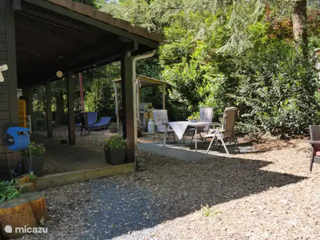 Le Coucou au Bospark de Vliegden | Pays-Bas, Gueldre, Emst (Epe) - chalet De Koekoek à Emst avec le jardin de devant où vous pourrez vous détendre. Vous pouvez également utiliser le barbecue à gaz.