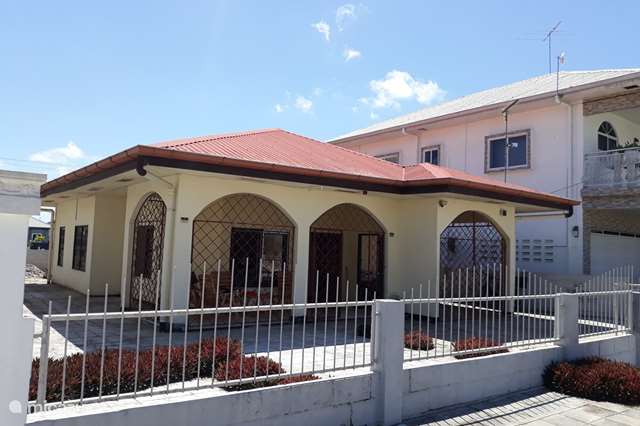Vakantiehuis Suriname – vakantiehuis Ma-Retrâite:  Woning  MaReSoL