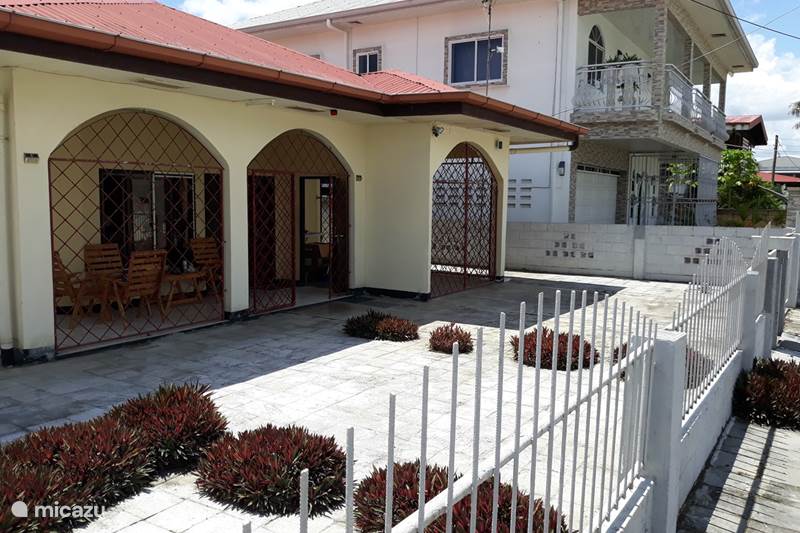 Vakantiehuis Suriname, Paramaribo, Paramaribo Vakantiehuis Ma-Retrâite:  Woning  MaReSoL
