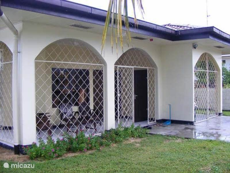 Vakantiehuis Suriname, Paramaribo, Paramaribo Vakantiehuis Ma-Retrâite:  Woning  MARESOL