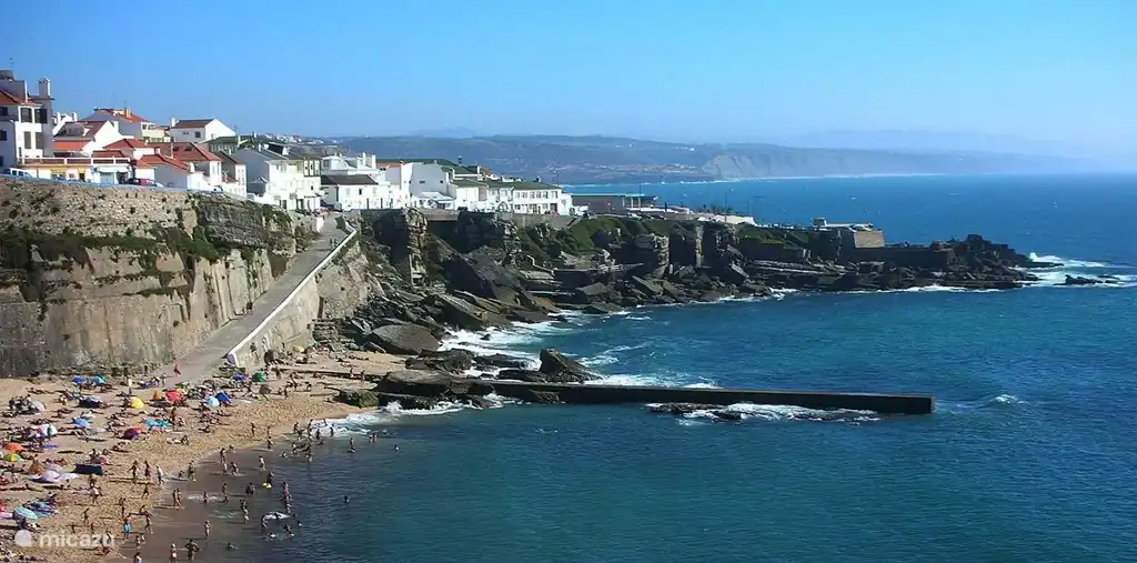 Einer der neun Stränden von Ericeira.