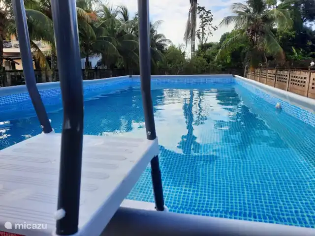 villa en Surinam, Paramaribo, Paramaribo – Oso Noemí Preciosa piscina grande (9,75 x 4,88 x 1,32).