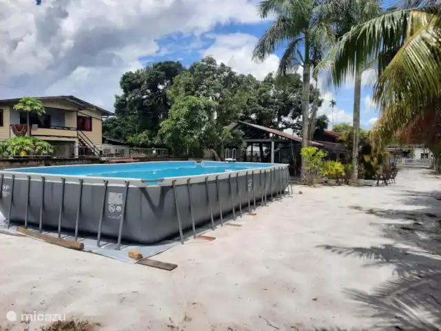 villa en Surinam, Paramaribo, Paramaribo – Oso Noemí Preciosa piscina grande (9,75 x 4,88 x 1,32).