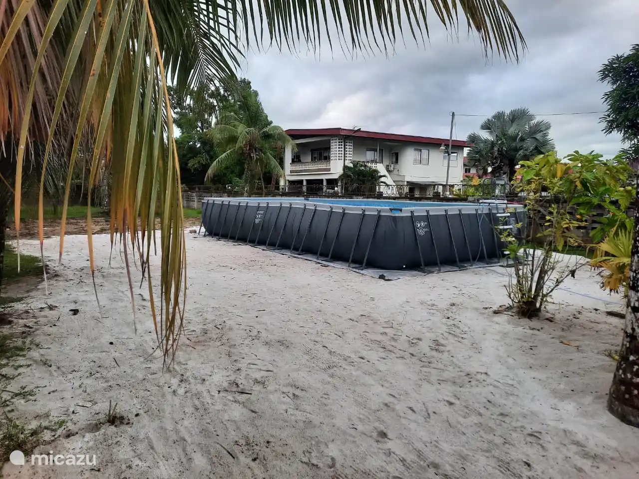 Schöner großer Pool (9,75 x 4,88 x 1,32).