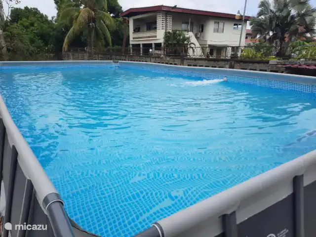 villa en Surinam, Paramaribo, Paramaribo – Oso Noemí Preciosa piscina grande (9,75 x 4,88 x 1,32).