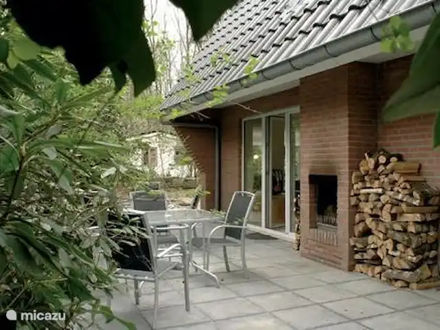 Het Kuierhoes | Pays-Bas, Overijssel, Ootmarsum - maison de vacances Il y a un foyer extérieur pour les soirées fraîches.