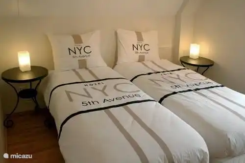 Alle Zimmer sind mit 2 Einzelbetten Boxspringbetten ausgestattet.