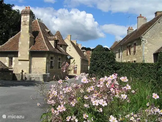 Location vacances Hirondelle Rustique | France, Nièvre, Anlezy - maison de vacances Apremont sur Allier
