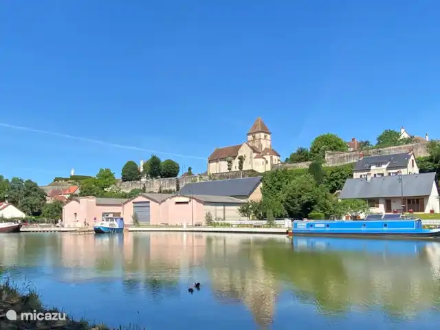 Location vacances Hirondelle Rustique | France, Nièvre, Anlezy - maison de vacances Cercy-la-Tour au fil de l'eau