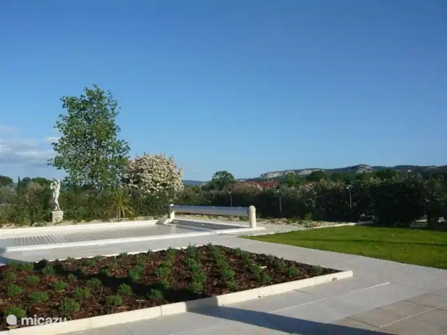 Les Palmiers à Vallon en Ardèche | France, Ardèche, Vallon-Pont-d'Arc - villa Et la vue depuis la terrasse à l'étage