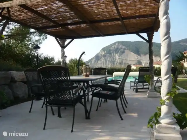 Les Palmiers à Vallon en Ardèche | France, Ardèche, Vallon-Pont-d'Arc - villa Le belvédère ombragé