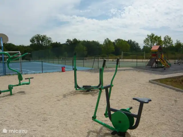 Les Palmiers à Vallon en Ardèche | France, Ardèche, Vallon-Pont-d'Arc - villa l'équipement de remise en forme.