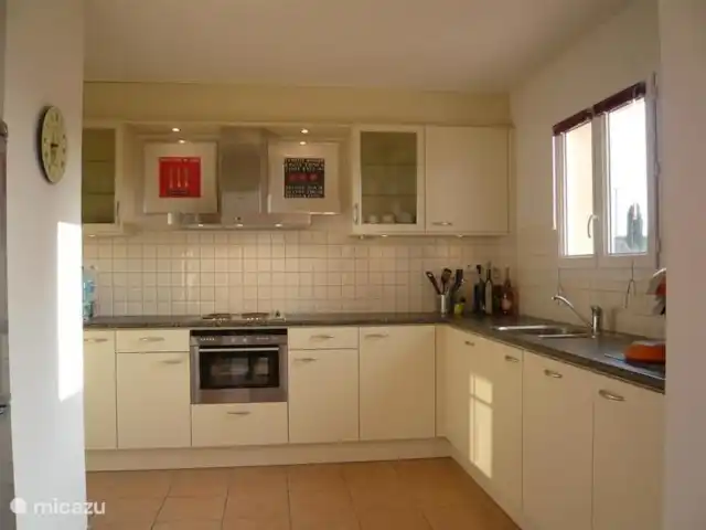 Les Palmiers à Vallon en Ardèche | France, Ardèche, Vallon-Pont-d'Arc - villa Cuisine moderne et spacieuse avec tout le confort