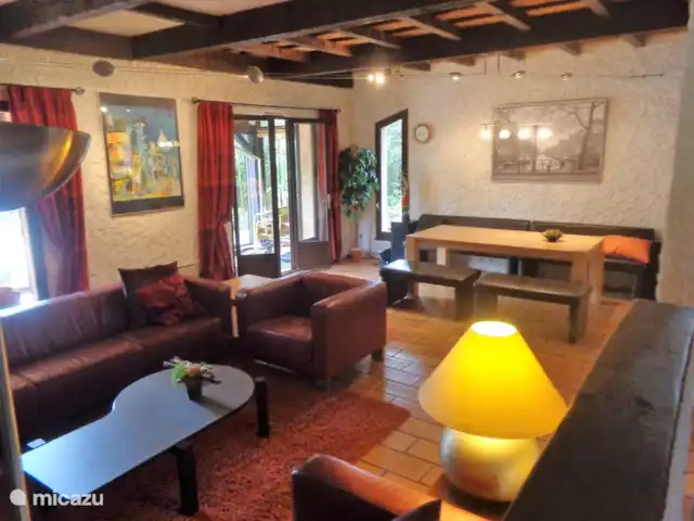 Les Dix Étoiles ¡Zona muy tranquila! en Francia, Hérault, La Tour-sur-Orb - villa Comedor y sala de estar.