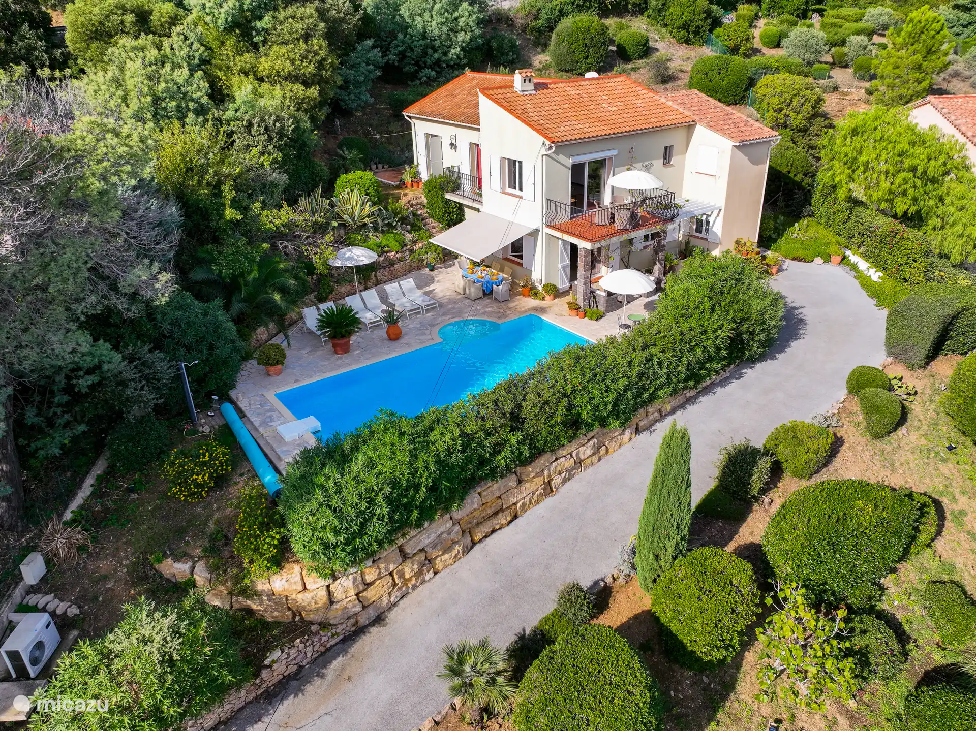 Villa Raima y su piscina calefactada de agua salada de 10x5 metros