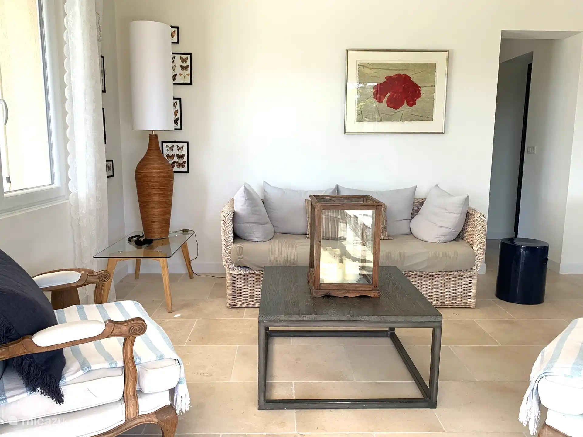 Séjour au rez-de-chaussée donnant sur la terrasse