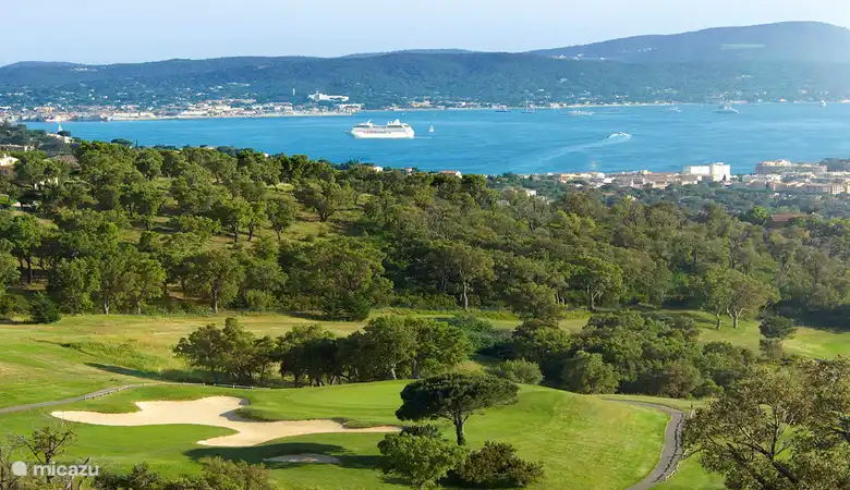 Le Golf de Ste Maxime est à 15 minutes en voiture et un beau parcours pas trop difficile