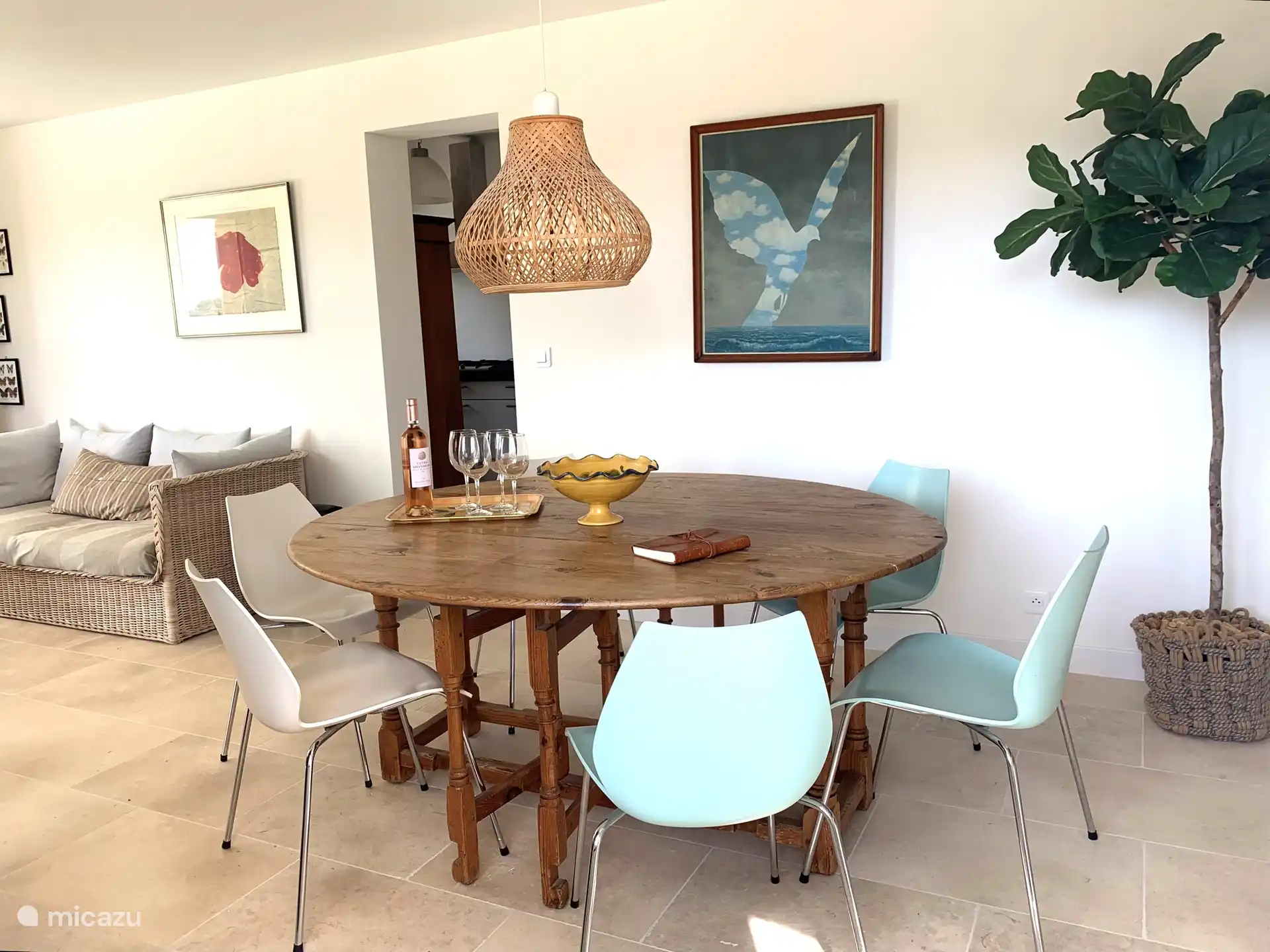 Salon/salle à manger au rez-de-chaussée