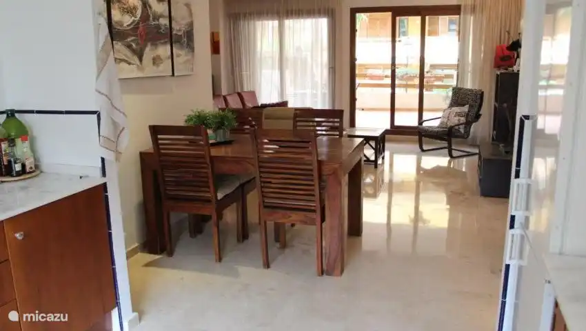 Vista desde la cocina al salón