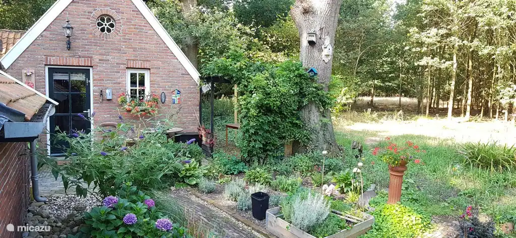 Vorderansicht B &amp; B