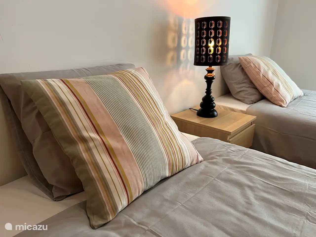 Van bedlinnen is voorzien