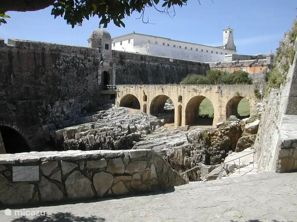 Fortaleza de Peniche, een 16e eeuws fort in het centrum van Peniche als deel van een dagje sightseeing.