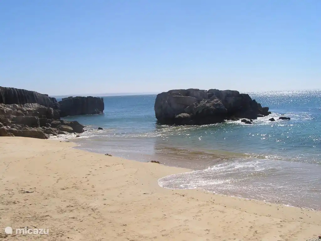 Praia do Porto de Areia Sul, een klein strandje in Peniche.