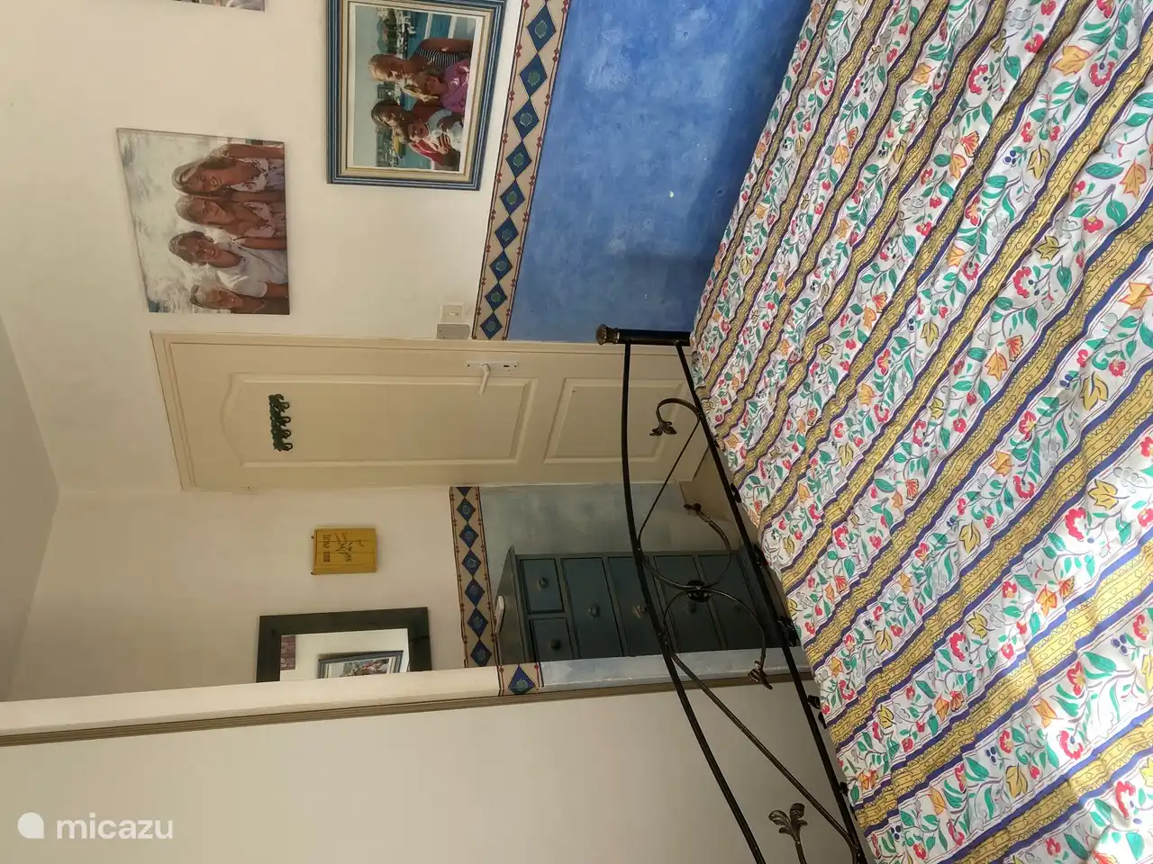 klimatisiertes Hauptschlafzimmer (Hauptschlafzimmer mit eigenem Bad/Dusche) en suite im Erdgeschoss