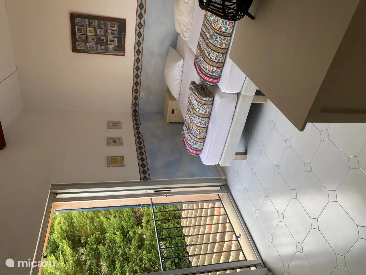 klimatisiertes Doppelzimmer im 1. Stock, kann für Paare oder für 2 Personen separat genutzt werden