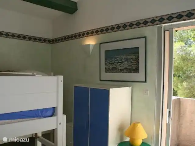 Va et Vient Soleil Sainte-Maxime | France, Côte d'Azur, Sainte-Maxime - villa climatisé 4 pers. chambre enfants 1er étage (deux lits superposés de 200cm sur 80cm)
