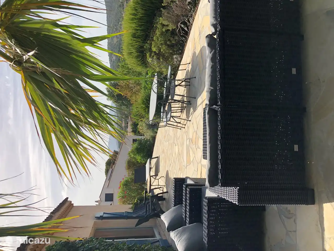 vordere Terrasse (installiert 2022)