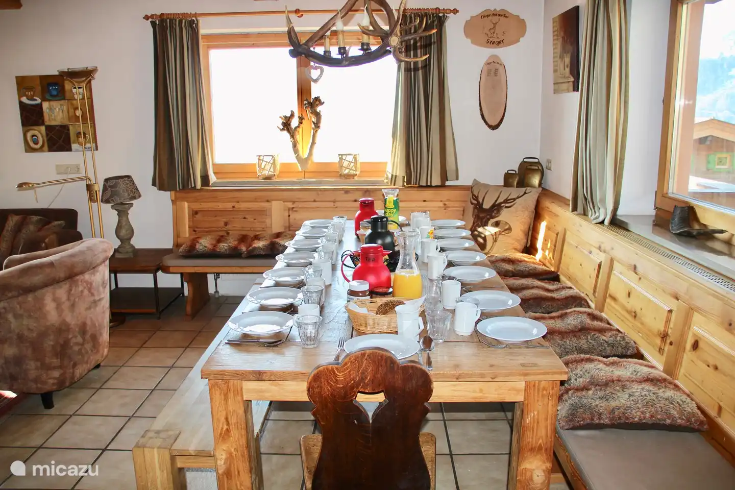 'Eckbank' austriaco con hasta 16 asientos