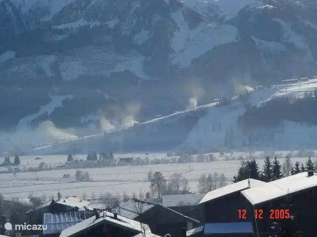 Va et Vient Zell am See/Kaprun en Austria, Salzburgo, Kaprun - chalet A partir de noviembre, las pistas bajas de la zona también se preparan para la temporada con cañones de nieve.